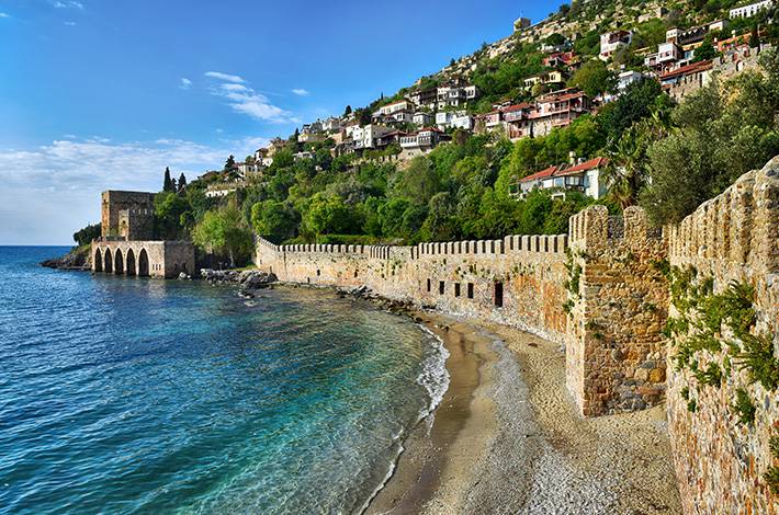 Antalya Alanya Kalesi'nin genel görünümü Akdeniz Hellenistik Dönem İçkale Kızılkule İki Denizin Sultanı Alaeddin Keykubat  