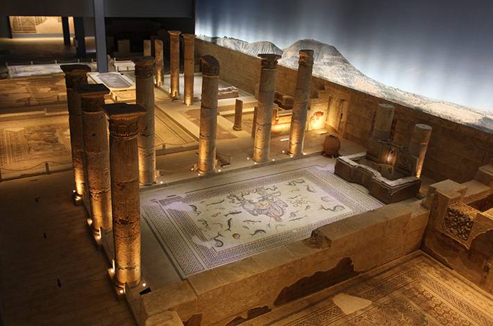 Gaziantep zeugma mozaik müzesi kontiht sütunlu galeri zeugma antik kenti insütu yerinde koruma