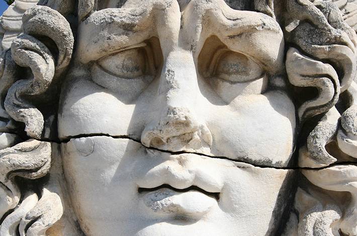 Aydın Didim Örenyeri Medusa Başı İon Tarzında Yapılmış Dünyanın En Büyük Üçüncü Tapınağı Medusa Görgolar  