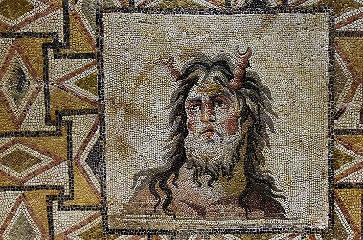 Hatay Arkeoloji Müzesi mozaik deniz canavarı mozaiği poseidon denizler tanrısı nehir tanrısı 