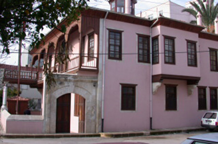 Mersin Silifke Atatürk evi etnografya müzesi kişisel eşyalar etnografik eşyalar konak belgeler ziyaret fotoğrafları
