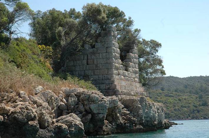Muğla Marmaris Sedir Adası kedrai antik kenti kalıntıları altın sarısı kum tiyatro antik liman agora