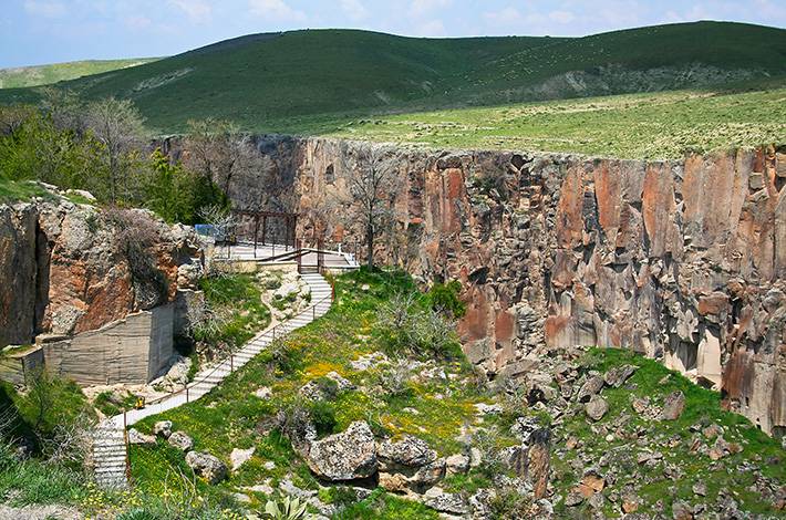 Aksaray Ihalara Vadisi Erciyes Dağı Bozkır Kapadokya Manastır Dini Merkez 