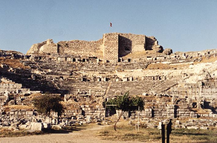 Aydın Milet Müzesi ve Milet Örenyeri Genel Görünüm  Milet Tiyatrosu Felsefenin babası Thales'in kenti Miletos Antik Kenti