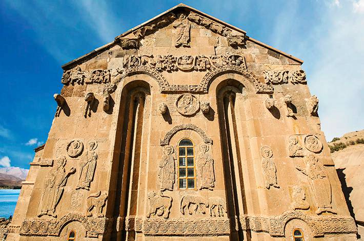Van Akdamar anıt müzesi kış görünümü genel görünüm Orta Asya Türk Sanatı Akdamar kilisesi orijinal kilise