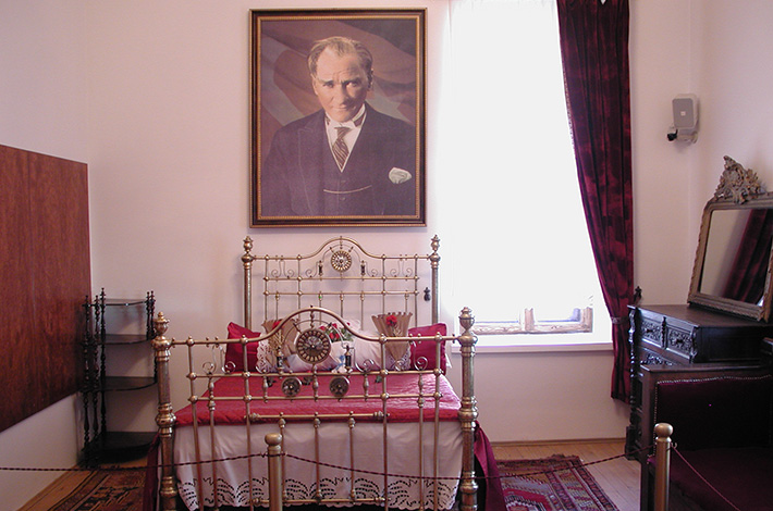 erzurum atatürk evi müzesi konak yatak odası 