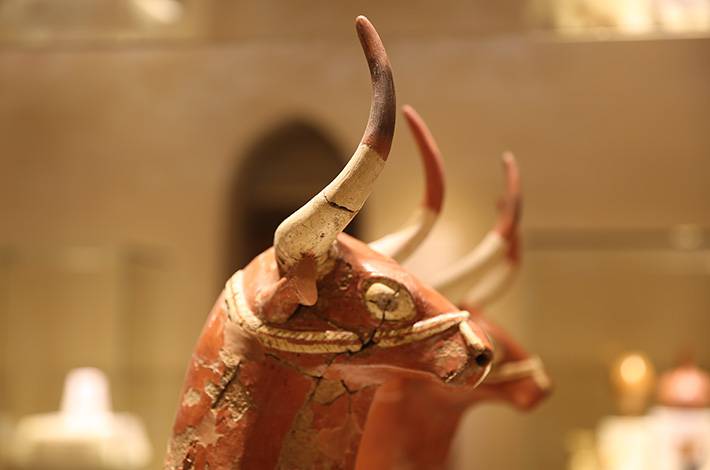 Ankara Anadolu Medeniyetleri Müzesi Hitit Panteonu Baş Tanrı Fırtına Tanrısı Teşup Kutsal Hayvan İkiz Boğa Hurri Şerri