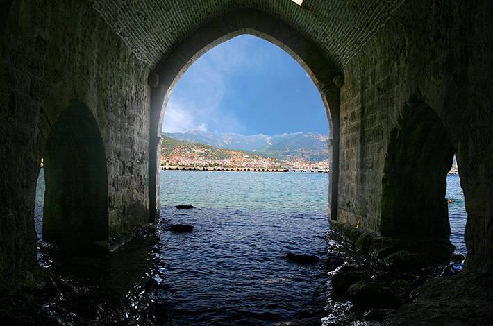 Antalya Alanya Kalesi Kızılkule  Akdeniz Hellenistik Dönem İçkale Selçuklular Alanya'nın simgesi Antik Çağ Liman