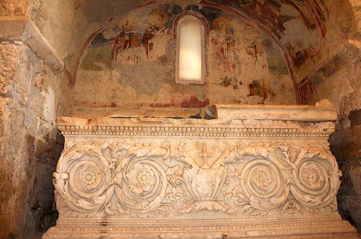 Antalya Aziz Saint Nikolaos Anıt Müzesi Demre Noel Baba Roma Dönemi Lahit Ranke Bezemeli Yumurta Dizilimli