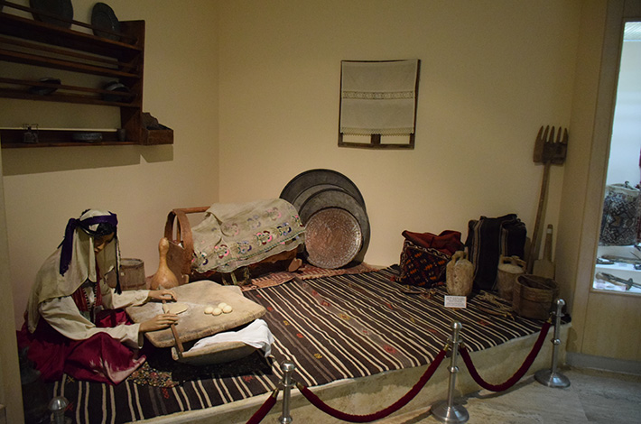 "ısparta uluborlu müzesi etnogrofya arkeoloji mutfak gereçleri manken etnografik eserler  "