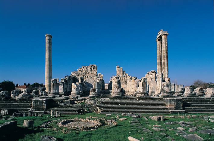 Aydın Didim Örenyeri Antik Çağ'ın En İyi Korunmuş Tapınağı Persler Hellenistik Döneme Ait Naiskos İon Tarzında Yapılmış Dünyanın En Büyük Üçüncü Tapınağı